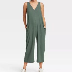 Universal Thread Olive Green jumpsuit Size Large